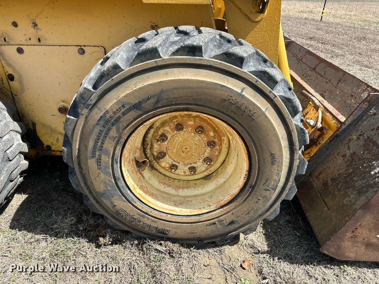 image for item DW8564 Gehl skid steer loader