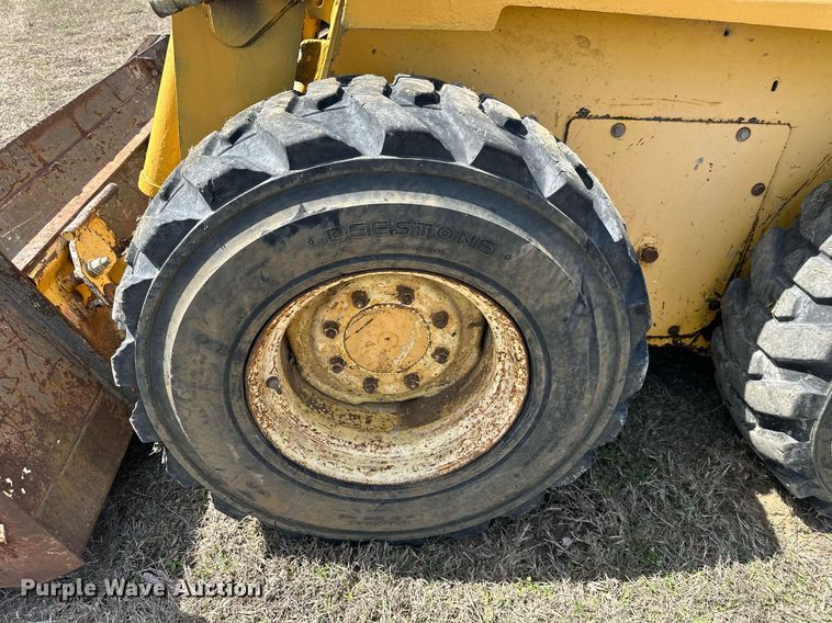image for item DW8564 Gehl skid steer loader