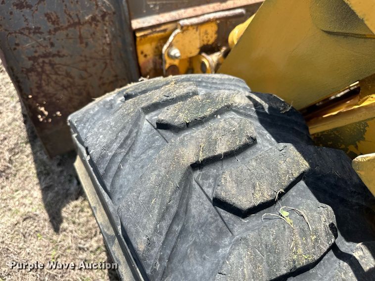 image for item DW8564 Gehl skid steer loader