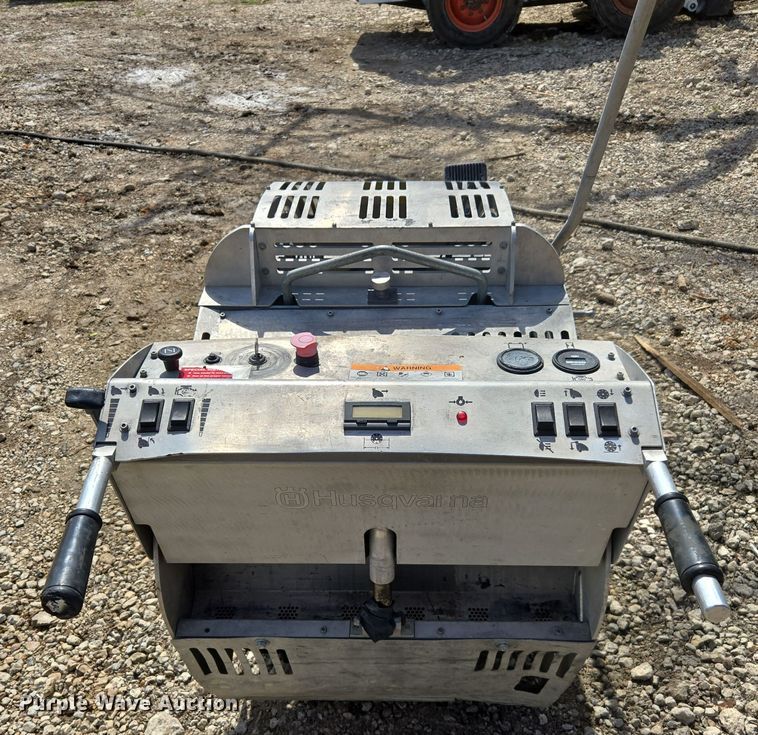 image for item DW8565 2012 Husqvarna Soff Cut X5000 concrete saw