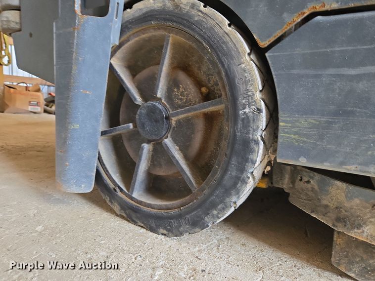 image for item DW8567 Tennant T-20 sweeper