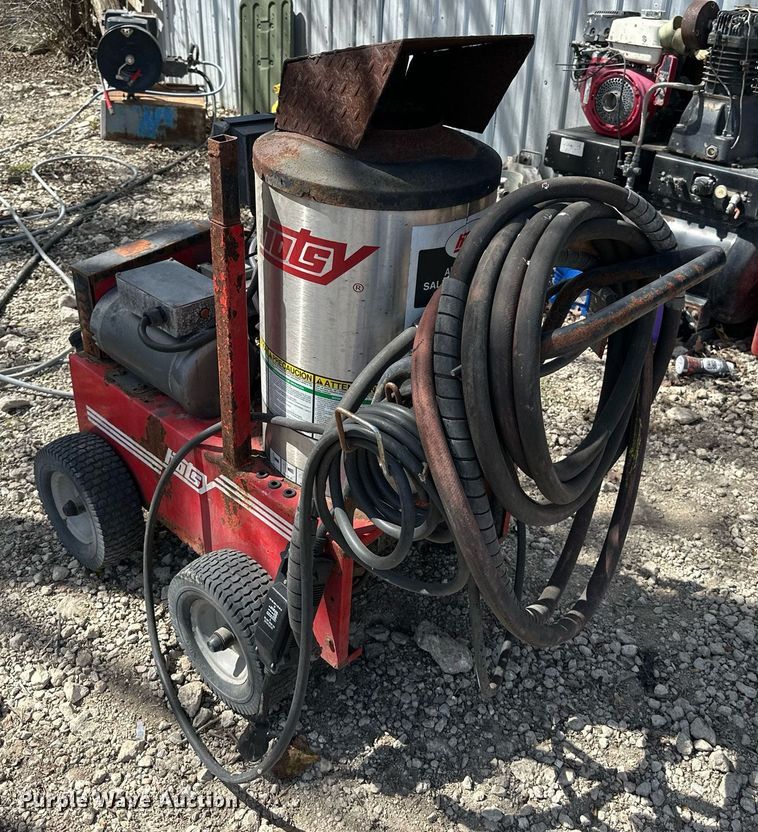 image for item DW8568 Hotsy 795SS-208 pressure washer