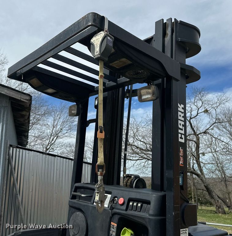 image for item DW8570 Clark OSX15 order picker