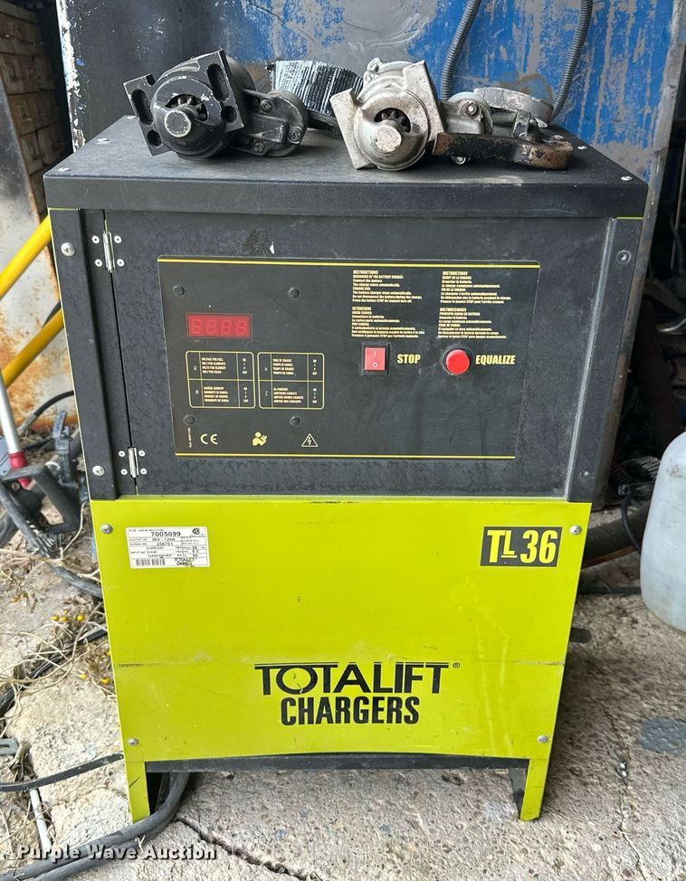 image for item DW8570 Clark OSX15 order picker