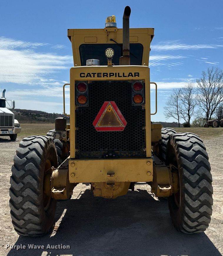 image for item DW8638 1986 Caterpillar 120G motor grader