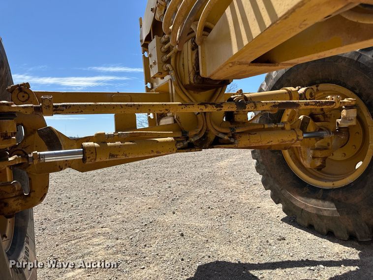 image for item DW8638 1986 Caterpillar 120G motor grader