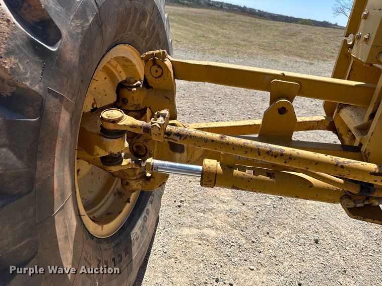 image for item DW8638 1986 Caterpillar 120G motor grader