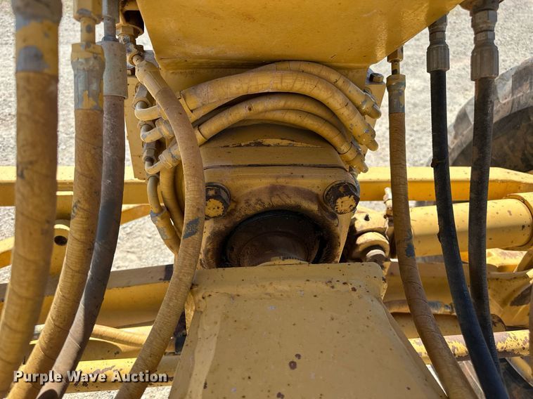 image for item DW8638 1986 Caterpillar 120G motor grader