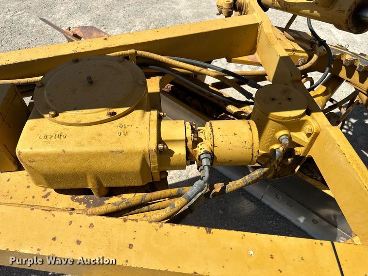image for item DW8638 1986 Caterpillar 120G motor grader