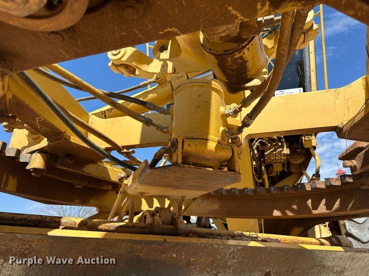 image for item DW8638 1986 Caterpillar 120G motor grader