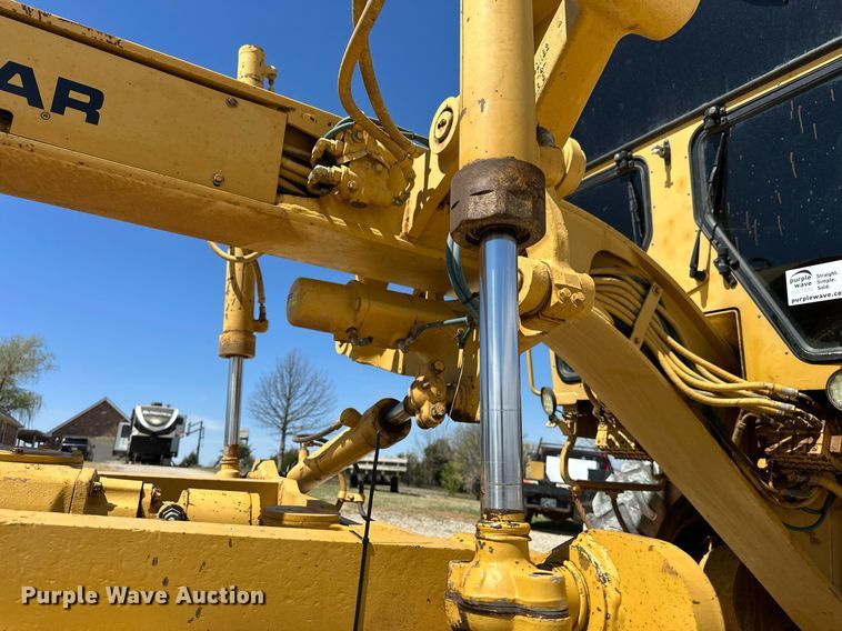 image for item DW8638 1986 Caterpillar 120G motor grader