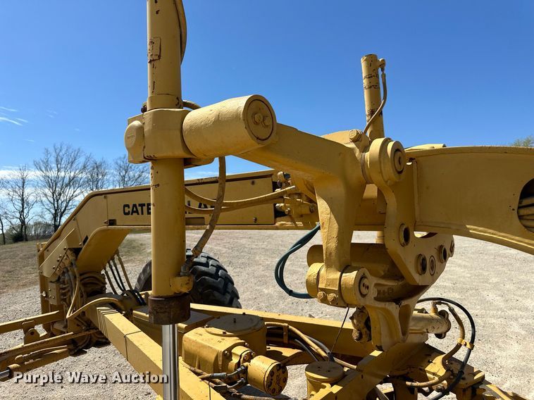 image for item DW8638 1986 Caterpillar 120G motor grader