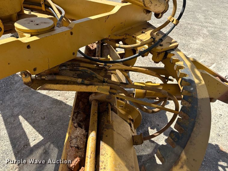 image for item DW8638 1986 Caterpillar 120G motor grader