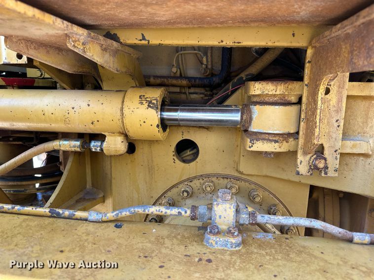 image for item DW8638 1986 Caterpillar 120G motor grader
