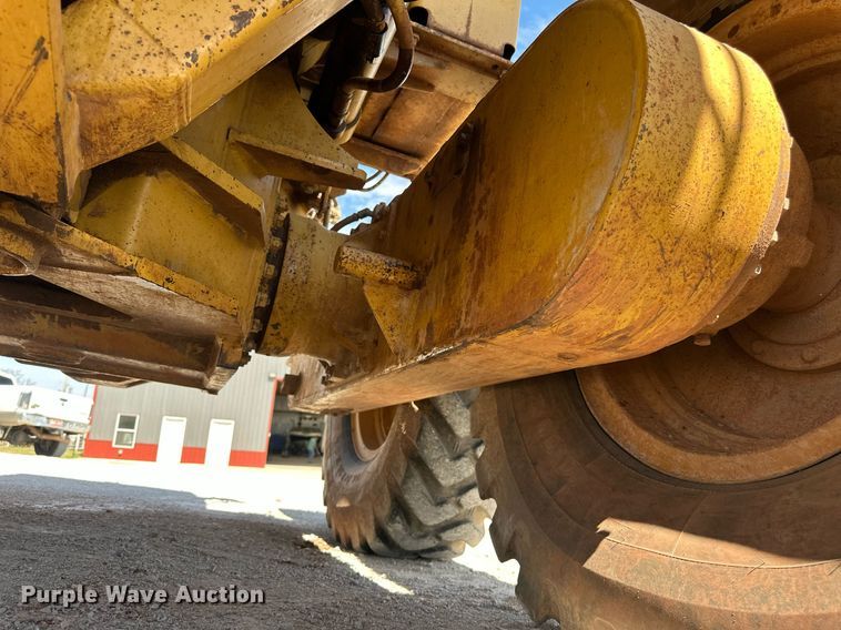 image for item DW8638 1986 Caterpillar 120G motor grader