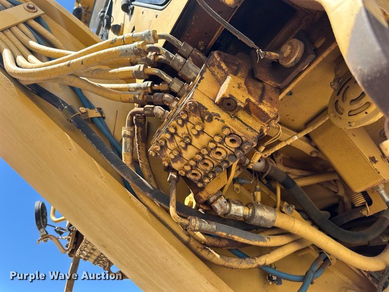 image for item DW8638 1986 Caterpillar 120G motor grader