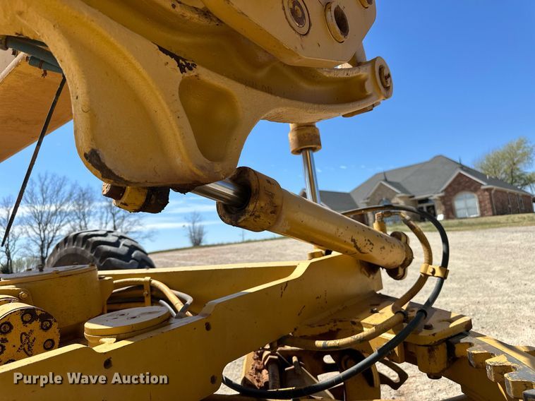 image for item DW8638 1986 Caterpillar 120G motor grader