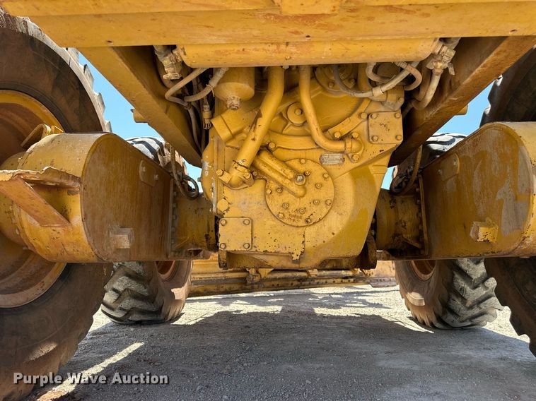 image for item DW8638 1986 Caterpillar 120G motor grader