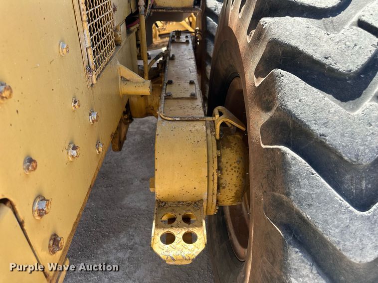 image for item DW8638 1986 Caterpillar 120G motor grader