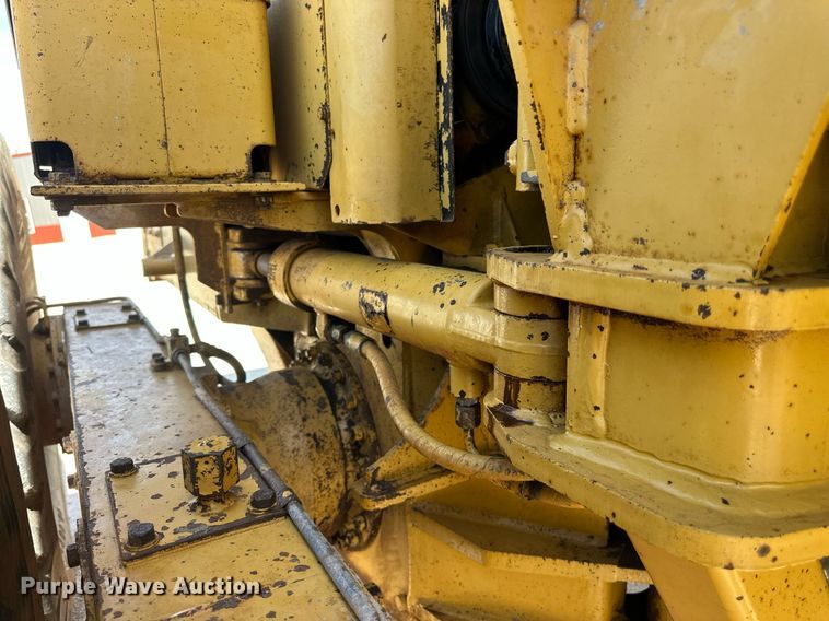 image for item DW8638 1986 Caterpillar 120G motor grader