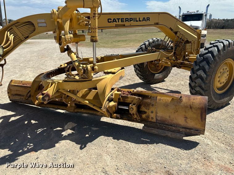 image for item DW8638 1986 Caterpillar 120G motor grader