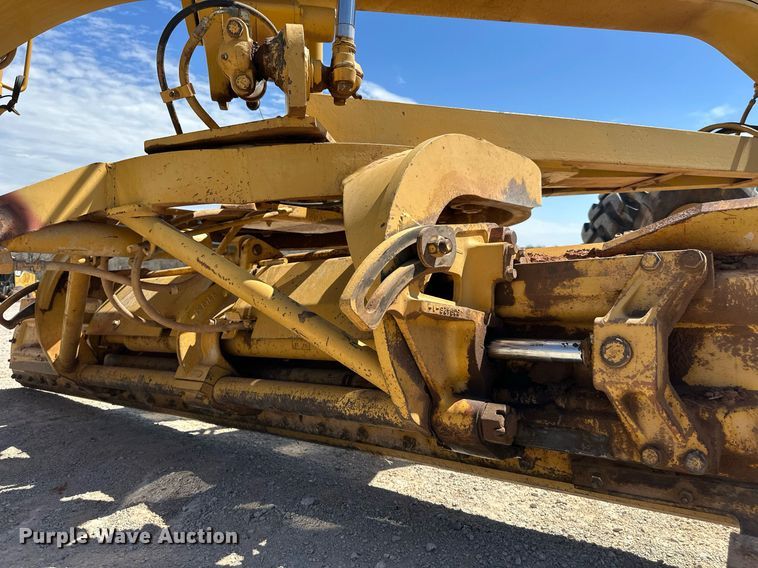 image for item DW8638 1986 Caterpillar 120G motor grader