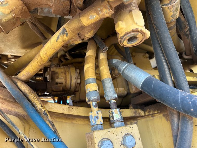 image for item DW8638 1986 Caterpillar 120G motor grader