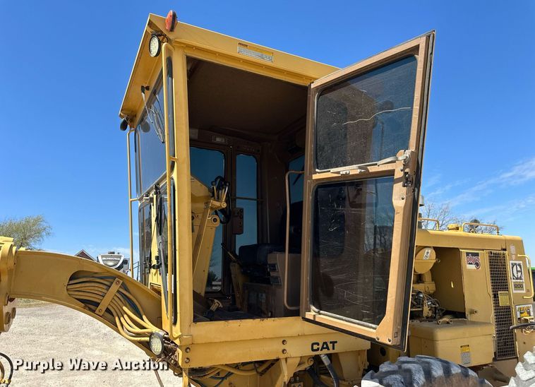 image for item DW8638 1986 Caterpillar 120G motor grader