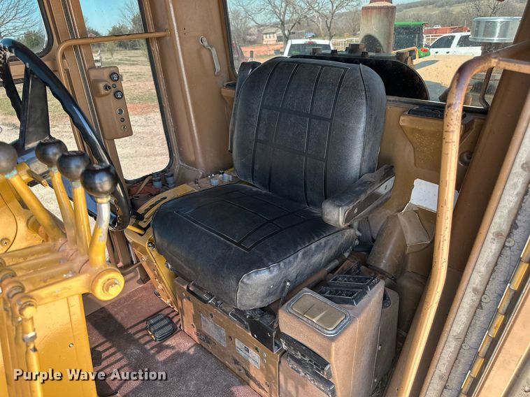 image for item DW8638 1986 Caterpillar 120G motor grader