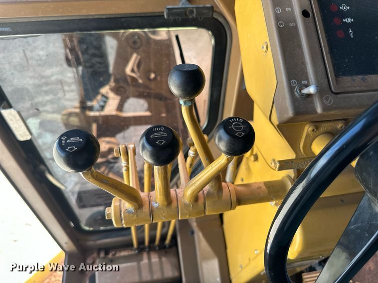 image for item DW8638 1986 Caterpillar 120G motor grader