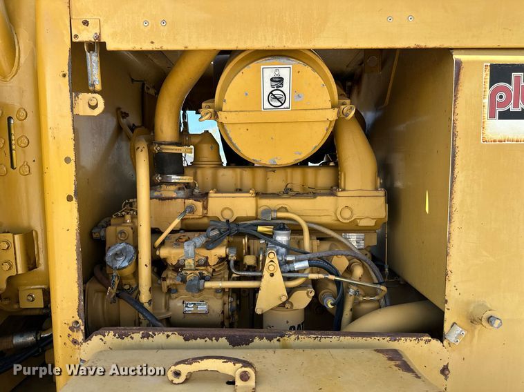 image for item DW8638 1986 Caterpillar 120G motor grader