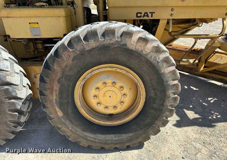 image for item DW8638 1986 Caterpillar 120G motor grader