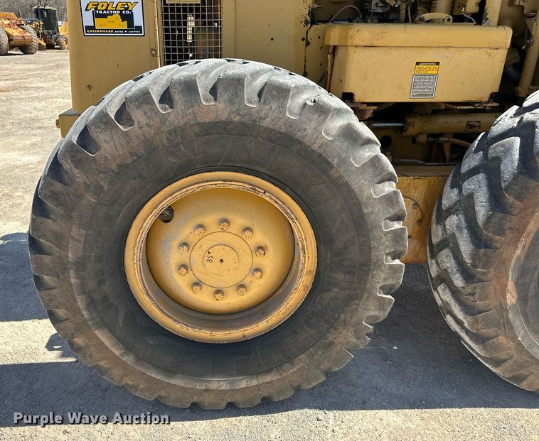 image for item DW8638 1986 Caterpillar 120G motor grader