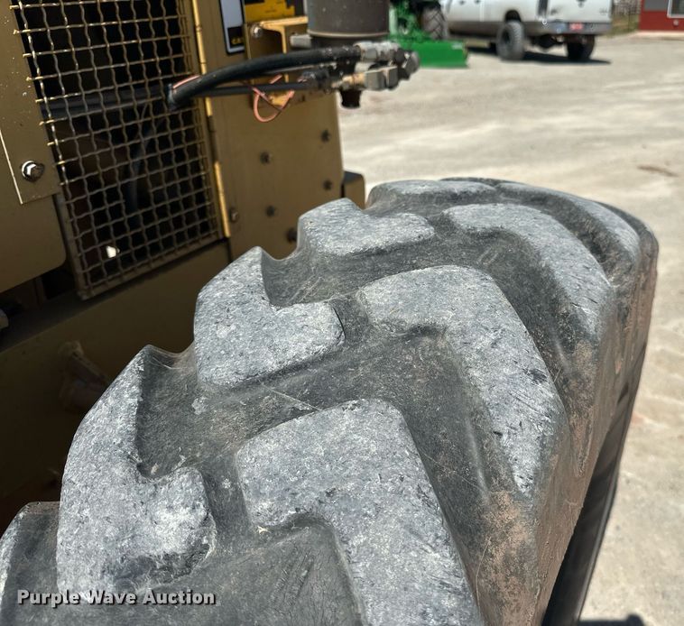 image for item DW8638 1986 Caterpillar 120G motor grader