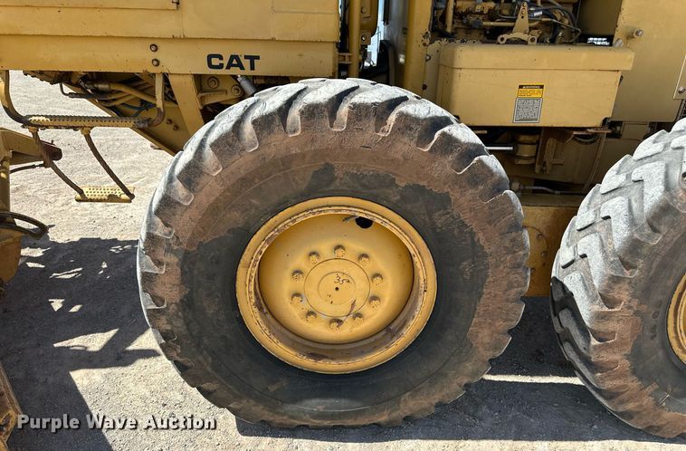 image for item DW8638 1986 Caterpillar 120G motor grader