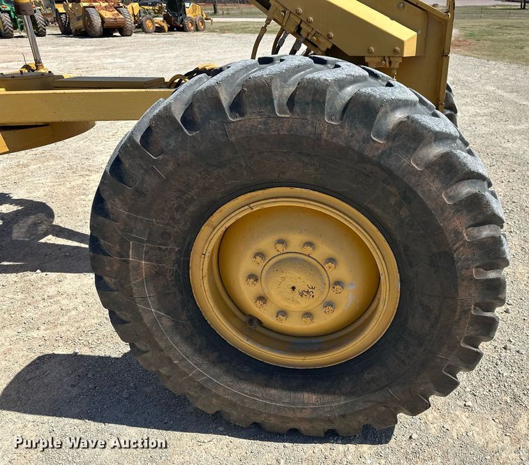 image for item DW8638 1986 Caterpillar 120G motor grader