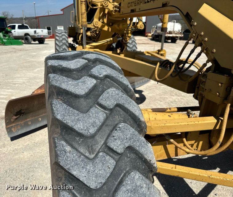 image for item DW8638 1986 Caterpillar 120G motor grader