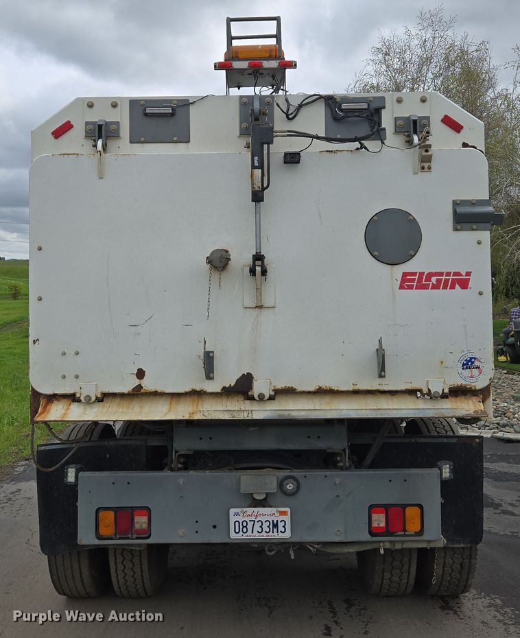 image for item EC0880 2007 Freightliner Business Class M2 street sweeper truck