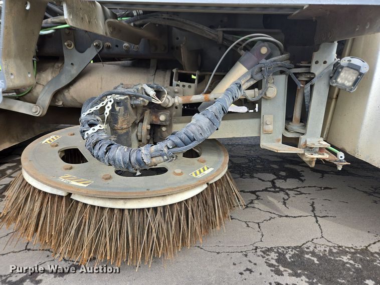 image for item EC0880 2007 Freightliner Business Class M2 street sweeper truck