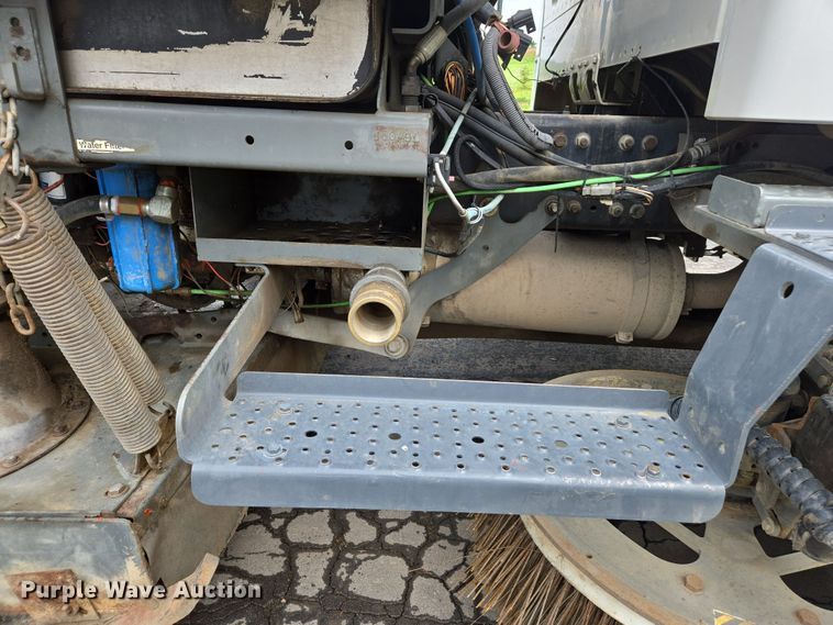 image for item EC0880 2007 Freightliner Business Class M2 street sweeper truck