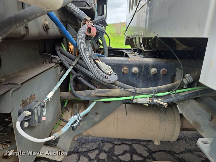 image for item EC0880 2007 Freightliner Business Class M2 street sweeper truck