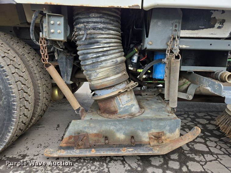 image for item EC0880 2007 Freightliner Business Class M2 street sweeper truck