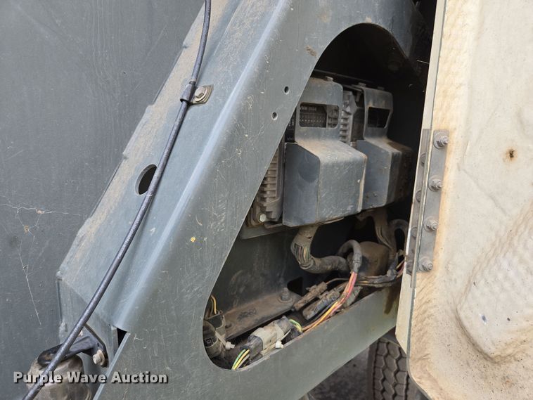 image for item EC0880 2007 Freightliner Business Class M2 street sweeper truck