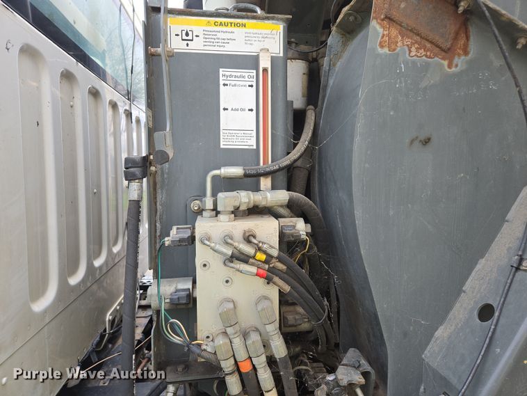 image for item EC0880 2007 Freightliner Business Class M2 street sweeper truck