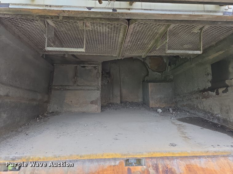 image for item EC0880 2007 Freightliner Business Class M2 street sweeper truck