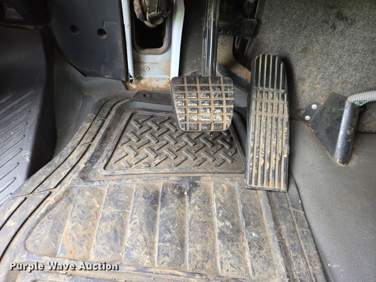 image for item EC0880 2007 Freightliner Business Class M2 street sweeper truck