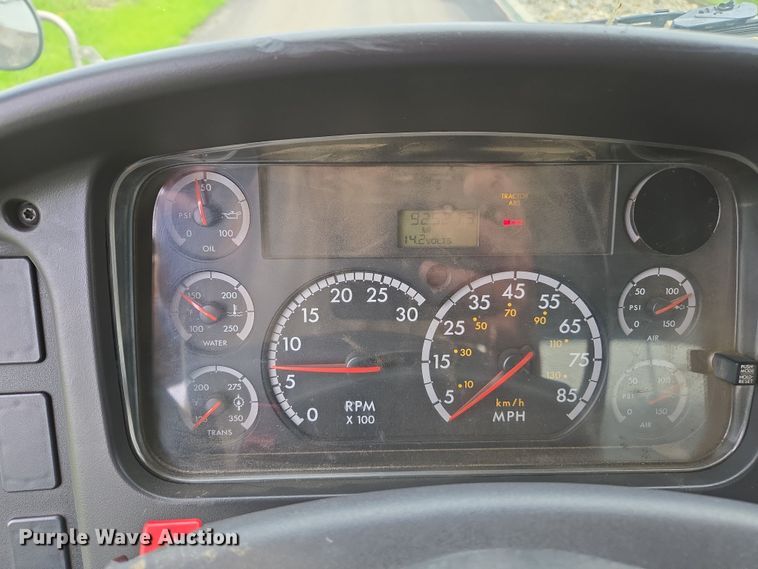 image for item EC0880 2007 Freightliner Business Class M2 street sweeper truck