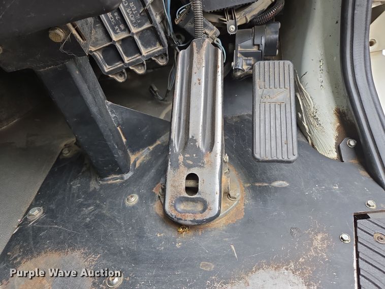 image for item EC0880 2007 Freightliner Business Class M2 street sweeper truck