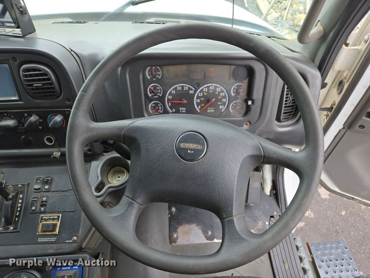 image for item EC0880 2007 Freightliner Business Class M2 street sweeper truck