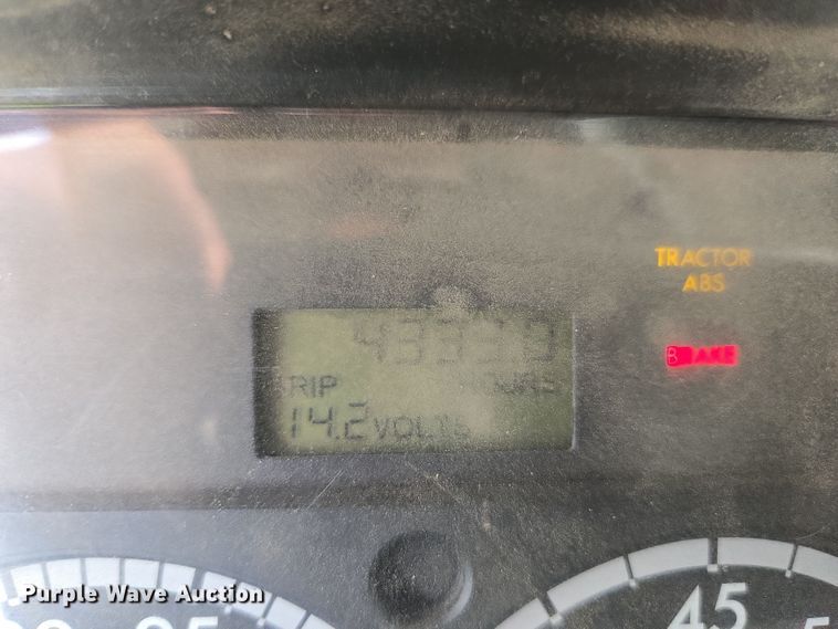 image for item EC0880 2007 Freightliner Business Class M2 street sweeper truck